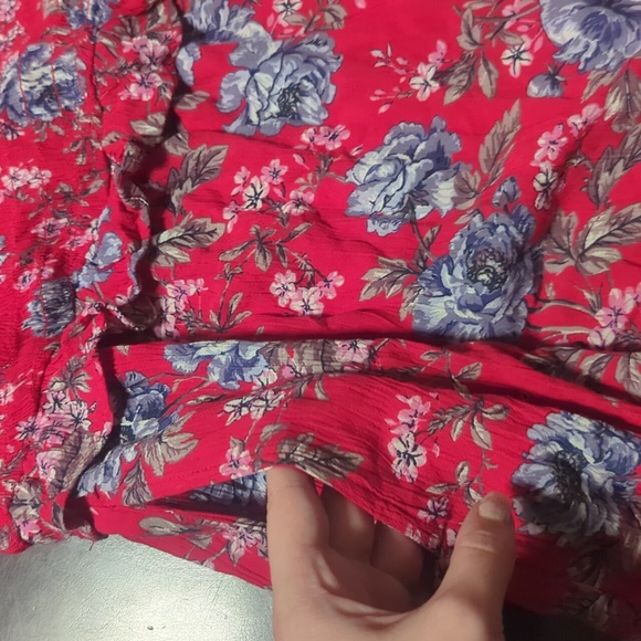 American Eagle Outfitters red blue floral romper - Picture 5 of 9